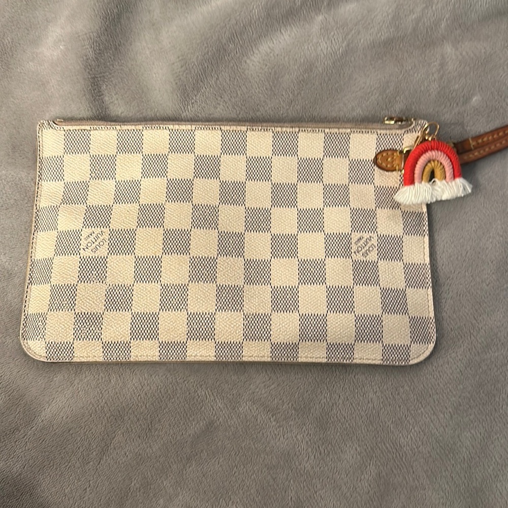 Louis Vuitton Neverful Pochette